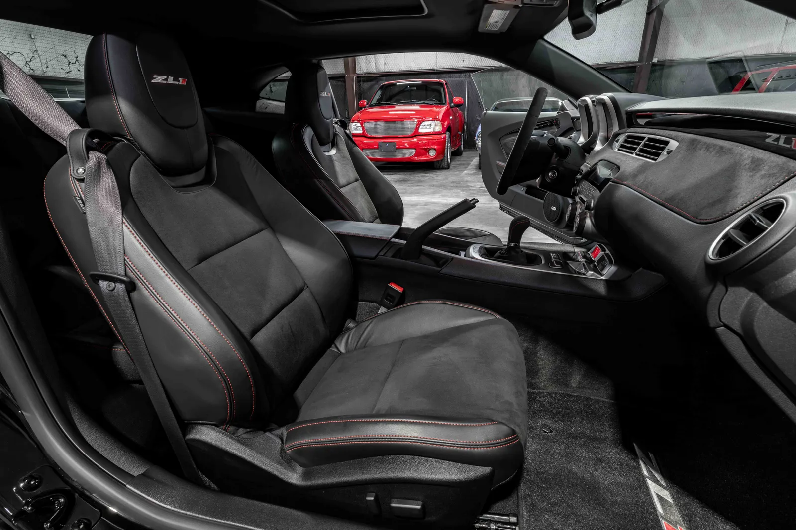 20_2012-Chevrolet-Camaro ZL1-Black-80024211.jpg